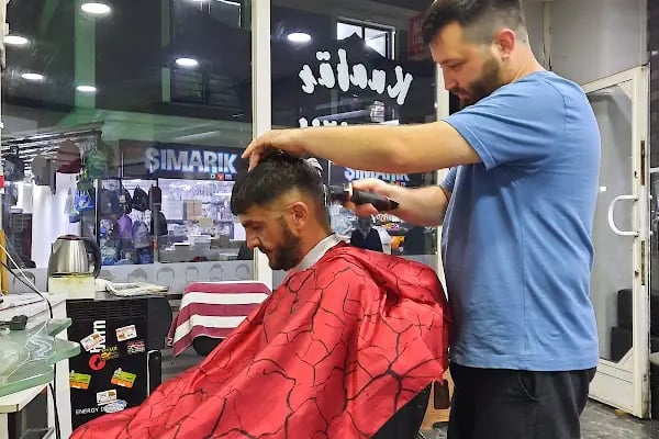 İlhan Şenyiğit erkek kuaforu - Resim 6