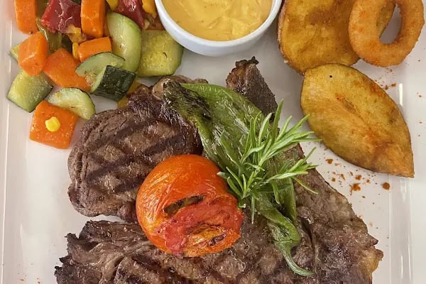 LA LUNA STEAK &amp; FISH RESTAURANT - Resim 9