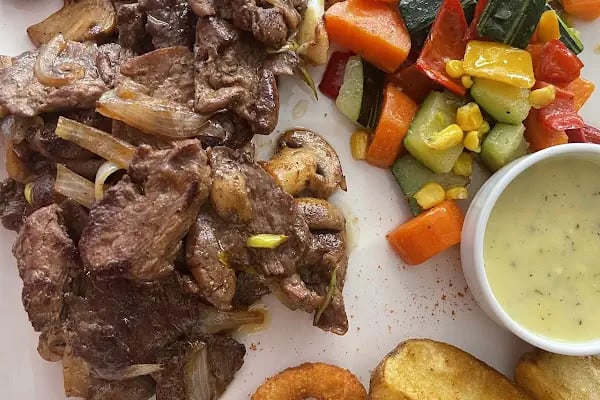LA LUNA STEAK &amp; FISH RESTAURANT - Resim 3