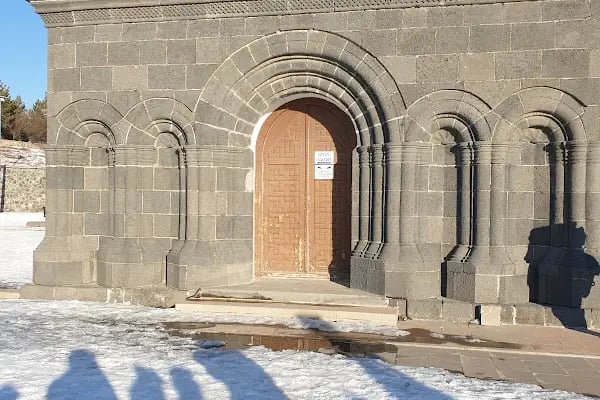 Kars On Iki Havariler Kilisesi - Resim 15