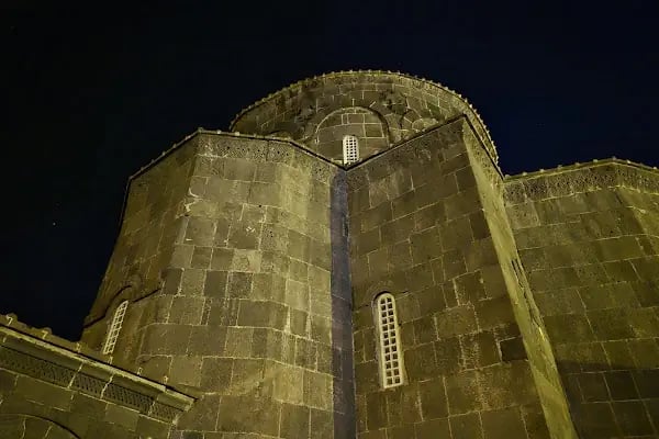 Kars On Iki Havariler Kilisesi - Resim 16