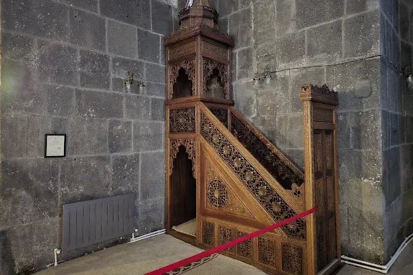 Kars On Iki Havariler Kilisesi - Resim 11