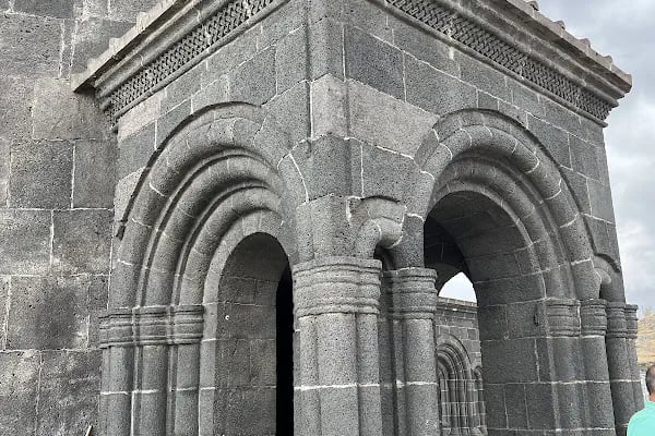 Kars On Iki Havariler Kilisesi - Resim 9