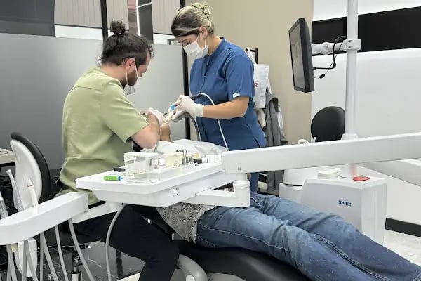 Aksu Clinic Dental Art - Resim 11