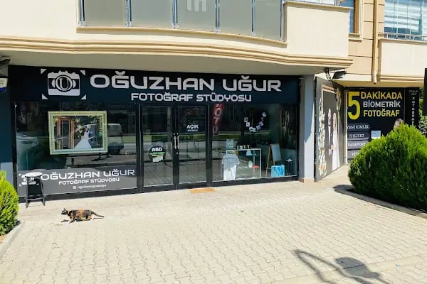 Oğuzhan Uğur Altınşehir Fotoğraf Stüdyosu - Resim 1