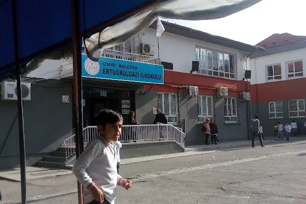 İzmir - Balçova Ertuğrul Gazi Ortaokulu - Resim 2