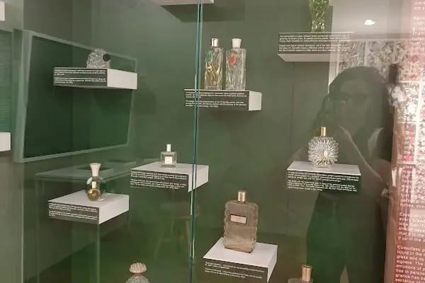 Turing Yüzyıllık Markalar Müzesi - Resim 1