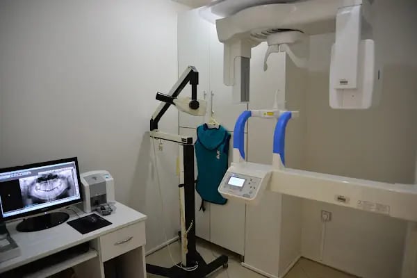 Diş Hekimi Tevfik CESUR &amp; Endodonti Uzmanı Diş Hekimi Yaprak Cesur - Resim 4
