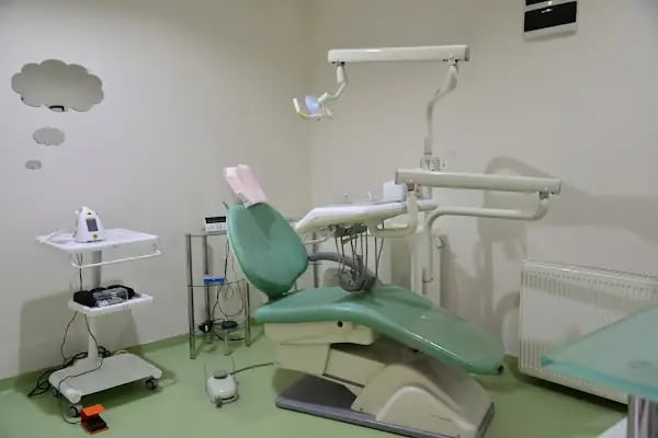Diş Hekimi Tevfik CESUR &amp; Endodonti Uzmanı Diş Hekimi Yaprak Cesur - Resim 11