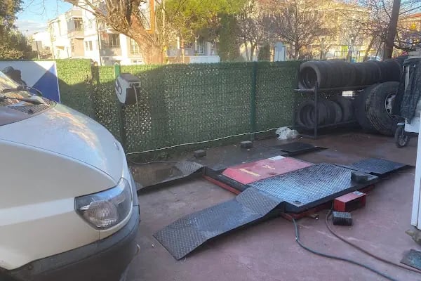 Uzman Oto Lastik 7/24 Yol Yardım Balıkesir - Resim 13