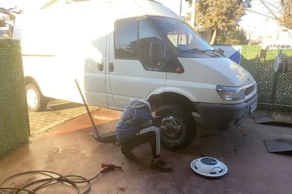 Uzman Oto Lastik 7/24 Yol Yardım Balıkesir - Resim 10