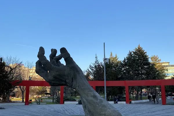 Sıhhiye Metro Abdi İpekçi Parkı Girişi - Resim 2