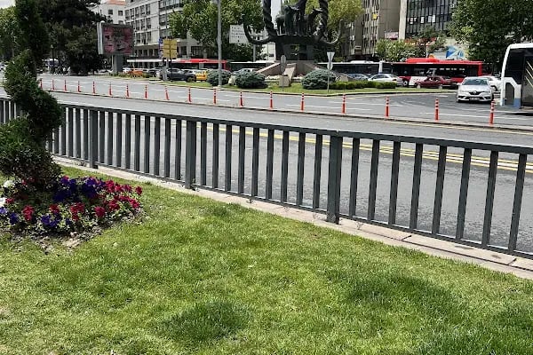 Sıhhiye Metro Abdi İpekçi Parkı Girişi - Resim 4