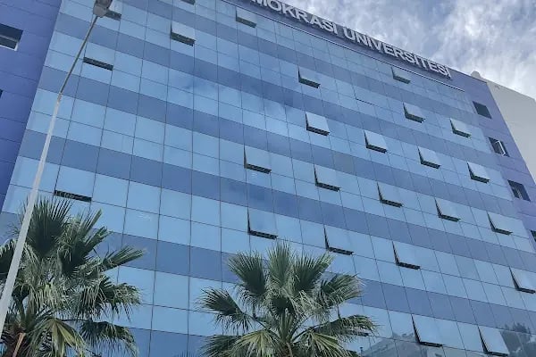 İzmir Demokrasi Üniversitesi Uzundere Kampüsü - Resim 6