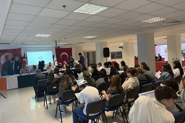İzmir Demokrasi Üniversitesi Uzundere Kampüsü - Resim 11