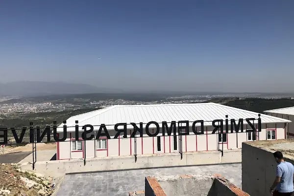 İzmir Demokrasi Üniversitesi Uzundere Kampüsü - Resim 9