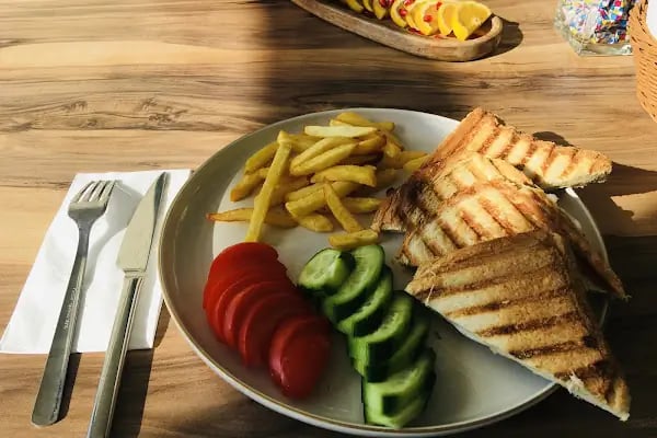 Yüs-Ra Coffee Bistro - Resim 14