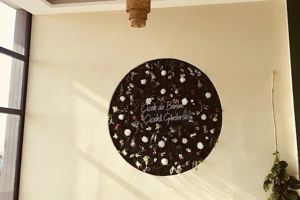 Yüs-Ra Coffee Bistro - Resim 17