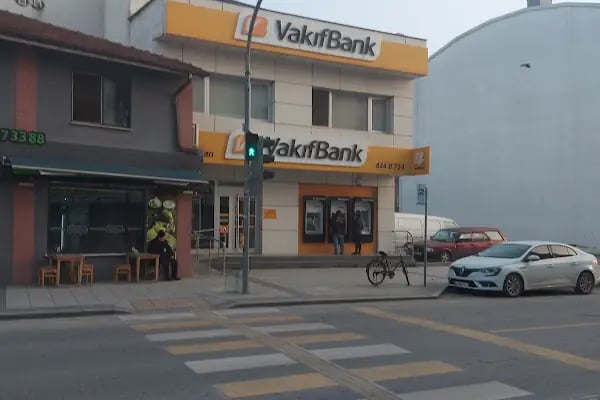 VakıfBank Çarşı Adapazarı Şubesi - Resim 3