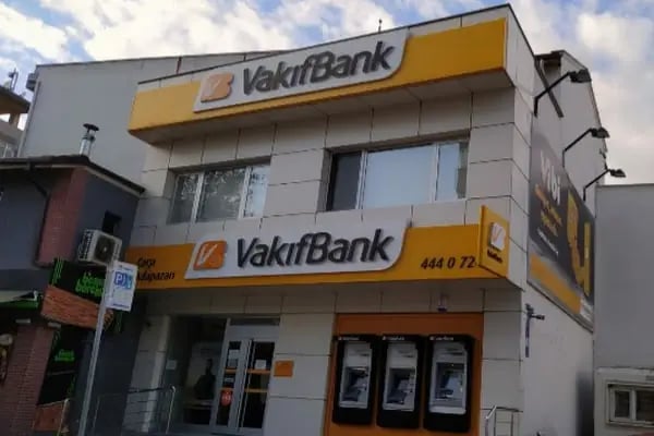 VakıfBank Çarşı Adapazarı Şubesi - Resim 6