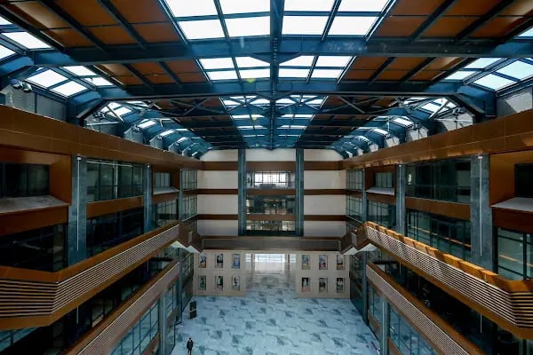 İstanbul Aydın Üniversitesi - Resim 12