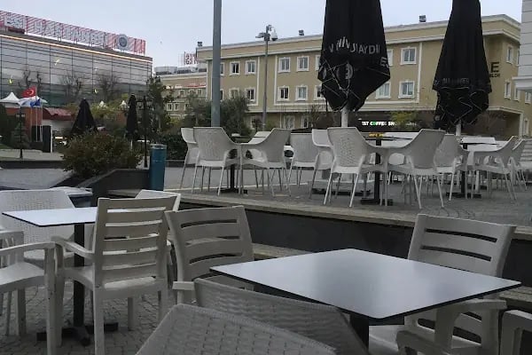 İstanbul Aydın Üniversitesi - Resim 17