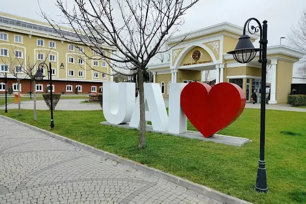 İstanbul Aydın Üniversitesi - Resim 4