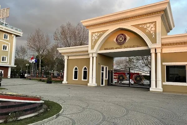 İstanbul Aydın Üniversitesi - Resim 3