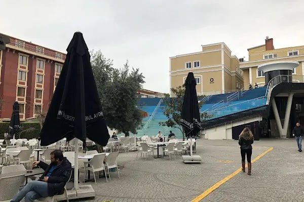 İstanbul Aydın Üniversitesi - Resim 10