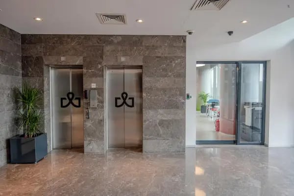 Workinton Bayraklı Tower - Resim 11
