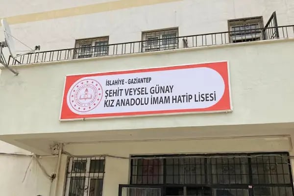 Şehit Veysel Günay Kız Anadolu İmam Hatip Lisesi - Resim 3
