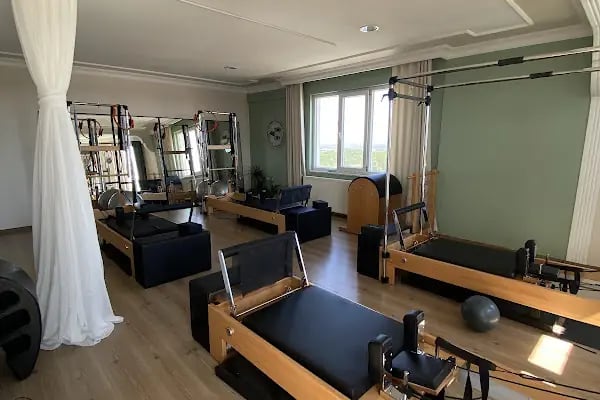 Y Body Pilates Studio - Resim 3