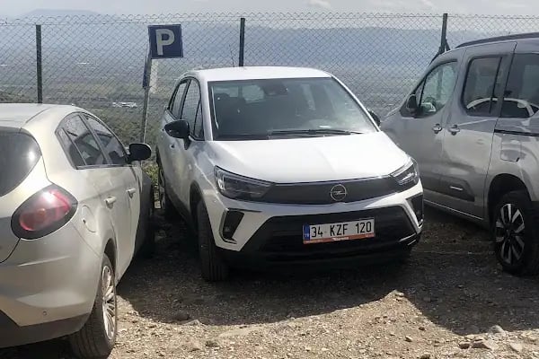 Garenta İzmir Balçova İstinyePark AVM Araç Kiralama - Resim 1