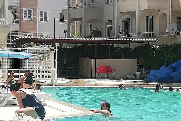 Havuz Cafe Bar - Resim 3