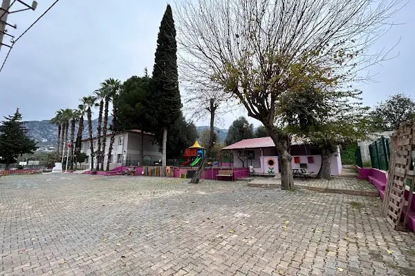 Kırmızı Ev Kreş &amp; Gündüz Bakım Evi - Resim 3
