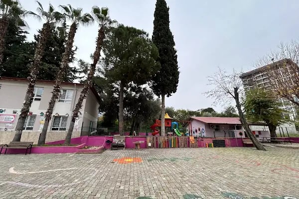 Kırmızı Ev Kreş &amp; Gündüz Bakım Evi - Resim 4
