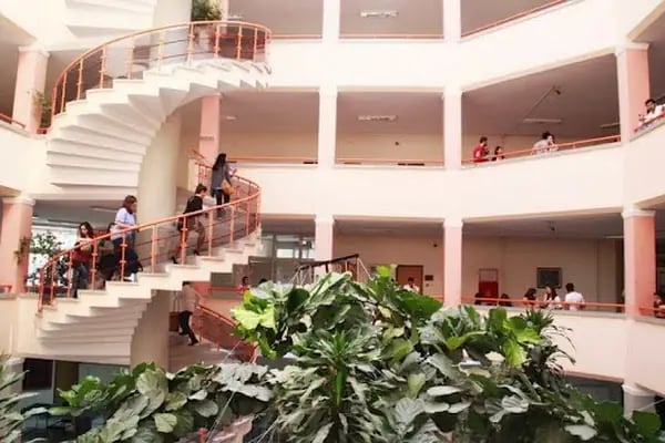 Dokuz Eylül Üniversitesi İşletme Fakültesi - Resim 4