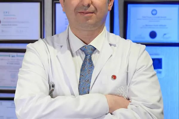 Prof.Dr.Mehmet Fatih Akbulut, Üroloji Uzmanı - Resim 2