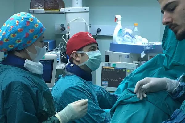 Prof.Dr.Mehmet Fatih Akbulut, Üroloji Uzmanı - Resim 1
