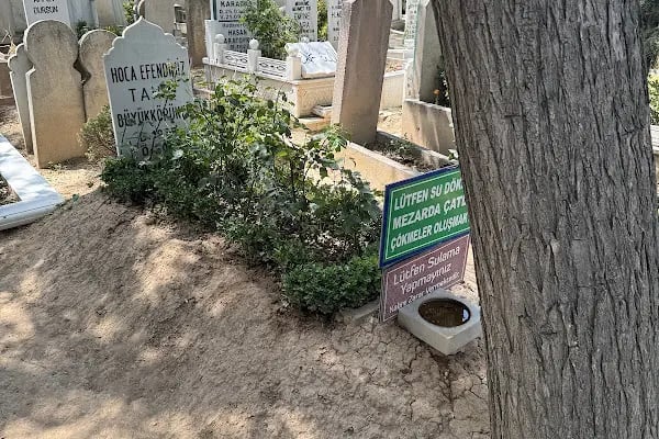 Tahir Büyükkörükçü Hocaefendi Mezarı - Resim 2