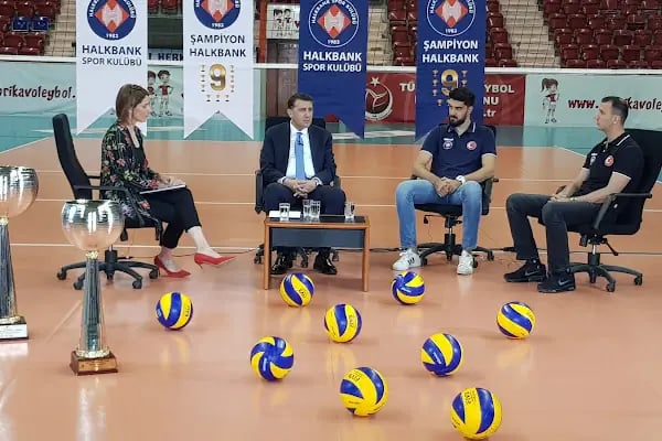 Selim Sırrı Tarcan Zeren Voleybol Salonu - Fabrika Voleybol - Resim 7