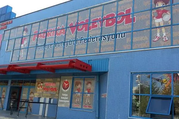 Selim Sırrı Tarcan Zeren Voleybol Salonu - Fabrika Voleybol - Resim 3