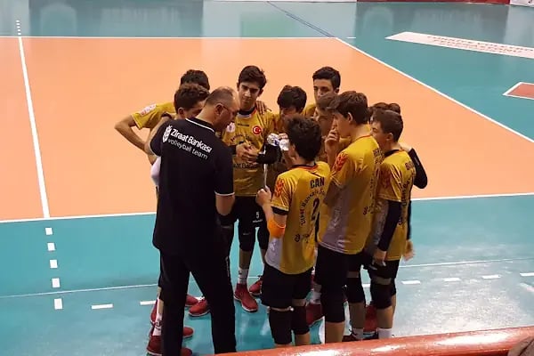 Selim Sırrı Tarcan Zeren Voleybol Salonu - Fabrika Voleybol - Resim 5