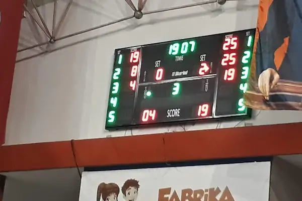 Selim Sırrı Tarcan Zeren Voleybol Salonu - Fabrika Voleybol - Resim 4
