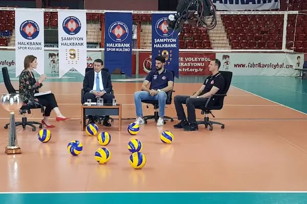 Selim Sırrı Tarcan Zeren Voleybol Salonu - Fabrika Voleybol - Resim 17