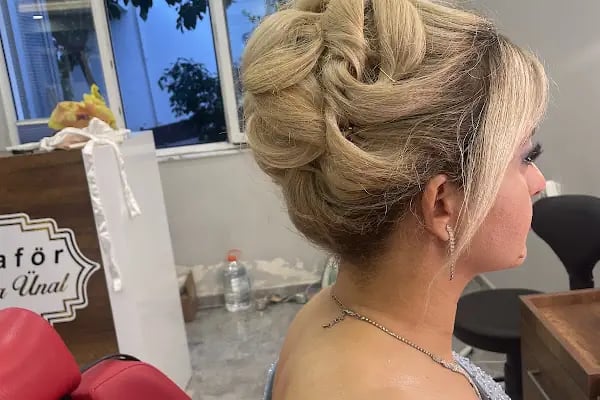 Sinan Özdemir Hair &amp; Makeup Studio - Resim 18