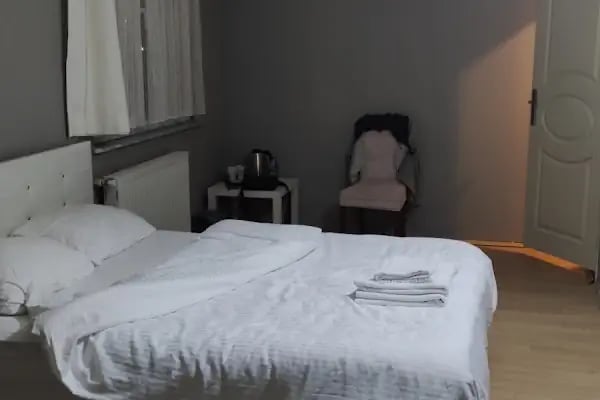 Havalimanına 10 Dakika Uzaklıkta Villa/oda+Kahvaltı - Resim 2