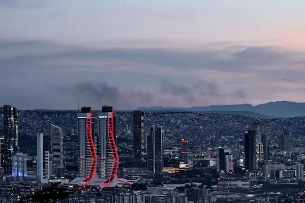 Bayraklı Tower - Resim 5