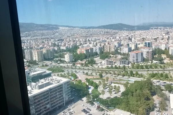 Bayraklı Tower - Resim 3