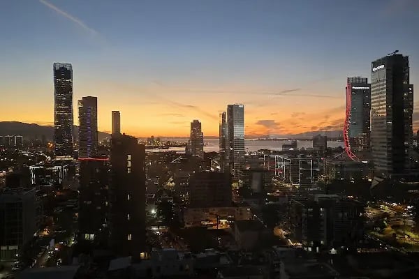 Bayraklı Tower - Resim 15